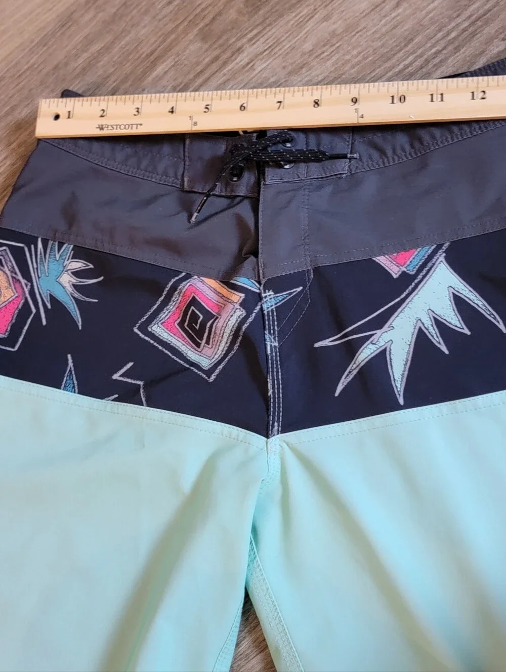 Billabong Men's Aqua Panel Boardshorts with Black Pattern Waist